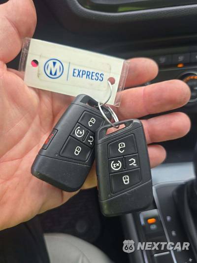 2018 Volkswagen Tiguan SEL - zdjęcie 8 z 26 - miniatura