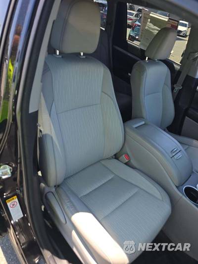 2017 Toyota Highlander LE Plus - zdjęcie 19 z 25 - miniatura