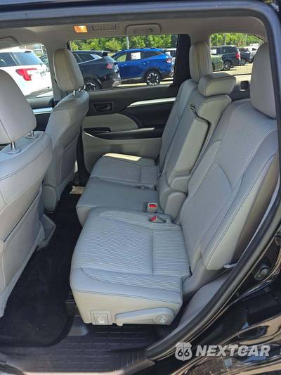 2017 Toyota Highlander LE Plus - zdjęcie 13 z 25 - miniatura