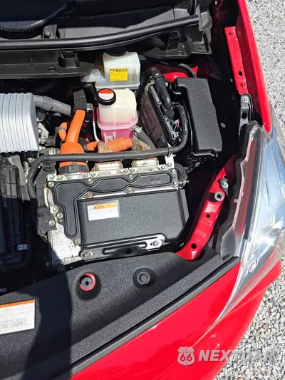 2015 Toyota Prius v Two - zdjęcie 23 z 24 - miniatura