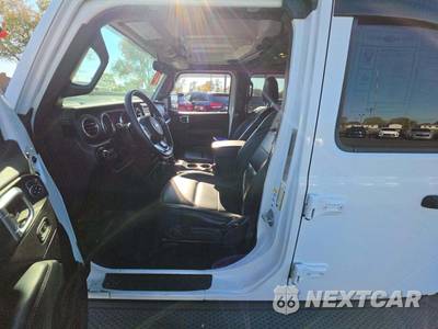2020 Jeep Gladiator Overland Crew Cab Medium Bed - zdjęcie 3 z 18 - miniatura
