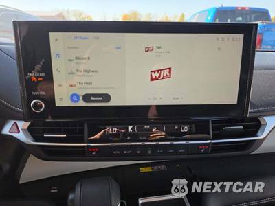 2025 Toyota Sienna XSE 7-Passenger - zdjęcie 7 z 22 - miniatura