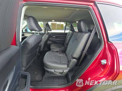 2024 Toyota Grand Highlander Platinum - zdjęcie 13 z 22 - miniatura