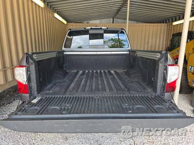 2023 Nissan TITAN SV Crew Cab Short Bed - zdjęcie 14 z 23 - miniatura