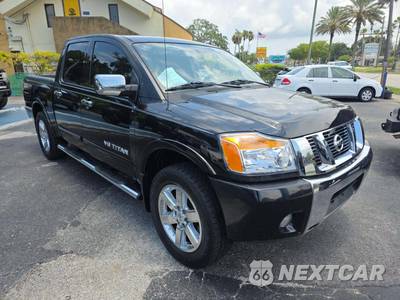 2010 Nissan TITAN SE Crew Cab Short Bed - zdjęcie 4 z 31 - miniatura