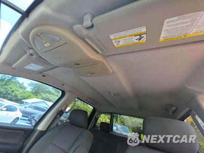2010 Nissan TITAN SE Crew Cab Short Bed - zdjęcie 11 z 31 - miniatura