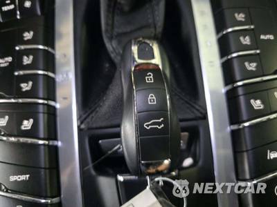 2019 Porsche Macan - zdjęcie 8 z 24 - miniatura