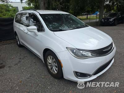 2017 Chrysler Pacifica Touring L 121.6" WB - zdjęcie 4 z 28 - miniatura