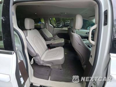 2017 Chrysler Pacifica Touring L 121.6" WB - zdjęcie 17 z 28 - miniatura