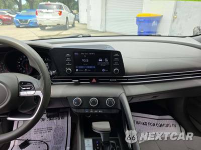 2021 Hyundai Elantra SE - zdjęcie 10 z 25 - miniatura