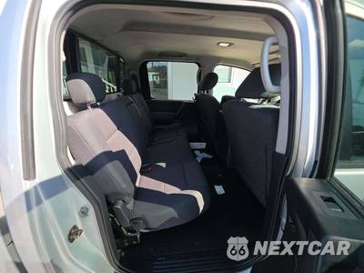 2010 Nissan TITAN SE Crew Cab Short Bed - zdjęcie 16 z 27 - miniatura