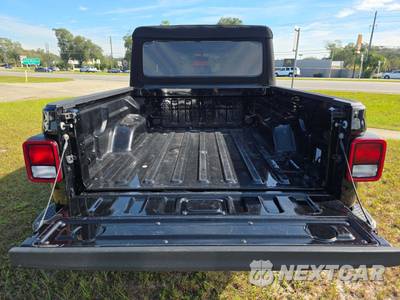 2023 Jeep Gladiator Sport S Crew Cab Medium Bed - zdjęcie 14 z 23 - miniatura