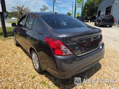 2015 Nissan Versa S - zdjęcie 2 z 28 - miniatura