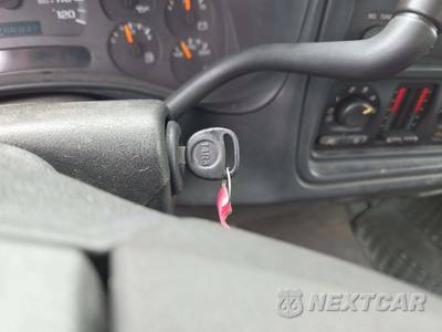 2004 Chevrolet Silverado 1500 WT Regular Cab Long Bed 1SW - zdjęcie 8 z 18 - miniatura