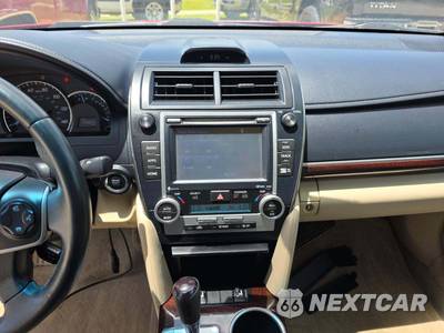 2014 Toyota Camry XLE - zdjęcie 10 z 28 - miniatura