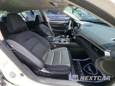 2025 Nissan Altima SV - zdjęcie 18 z 20 - miniatura
