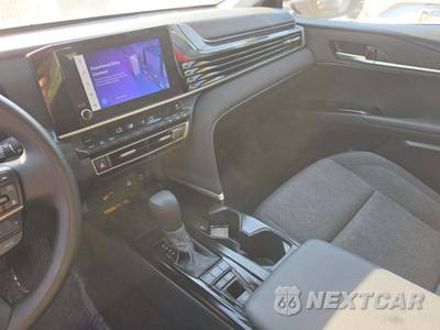 2025 Toyota Camry LE - zdjęcie 9 z 22 - miniatura