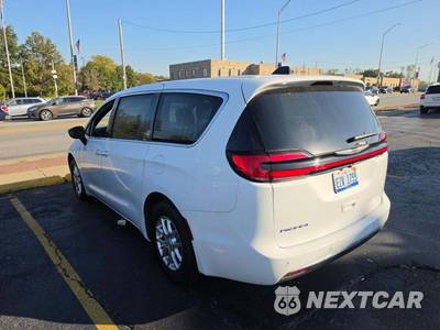 2026 Chrysler Pacifica Select 121.6" WB - zdjęcie 2 z 24 - miniatura