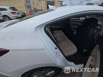 2019 Hyundai Elantra SEL Sedan - zdjęcie 16 z 32 - miniatura