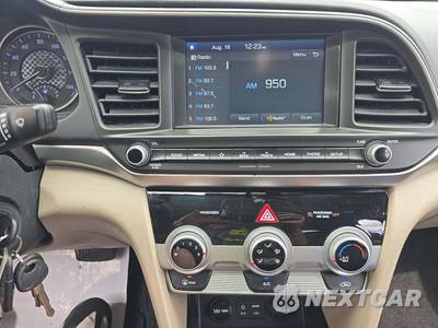 2019 Hyundai Elantra SEL Sedan - zdjęcie 10 z 32 - miniatura