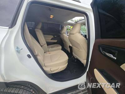 2021 Toyota Highlander XLE - zdjęcie 14 z 21 - miniatura