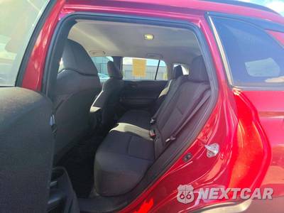 2023 Toyota Corolla Cross LE - zdjęcie 10 z 23 - miniatura