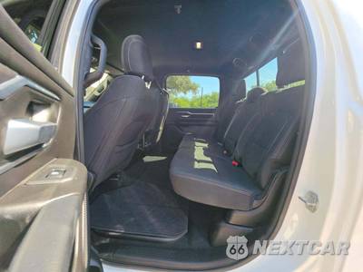 2026 Ram 1500 Big Horn Crew Cab Short Bed - zdjęcie 13 z 21 - miniatura