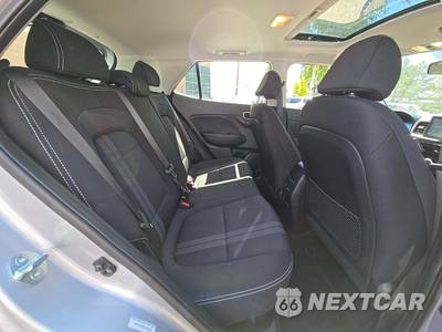 2025 Hyundai Venue SEL - zdjęcie 16 z 22 - miniatura