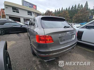 2018 Bentley Bentayga Onyx W12 - zdjęcie 2 z 21 - miniatura