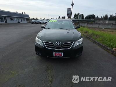 2010 Toyota Camry LE - zdjęcie 2 z 44 - miniatura