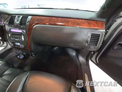 2006 Cadillac DTS Professional Limousine - zdjęcie 19 z 26 - miniatura