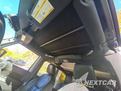 2014 Jeep Wrangler Unlimited Sahara - zdjęcie 11 z 23 - miniatura