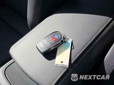 2021 Toyota Venza LE - zdjęcie 8 z 31 - miniatura