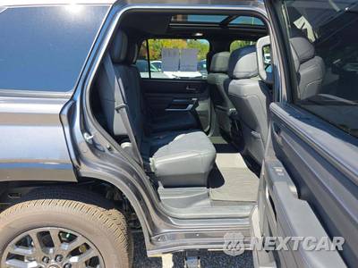 2026 Toyota Sequoia Platinum - zdjęcie 14 z 20 - miniatura