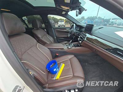 2022 BMW 5 Series Sedan M550i xDrive - zdjęcie 18 z 24 - miniatura