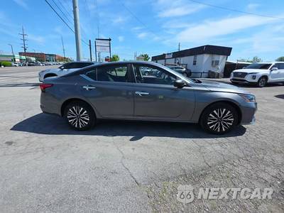 2025 Nissan Altima SV - zdjęcie 5 z 26 - miniatura