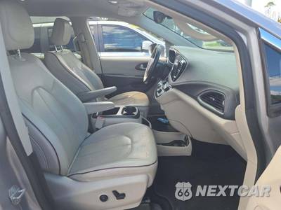 2018 Chrysler Pacifica Limited 121.6" WB - zdjęcie 19 z 25 - miniatura