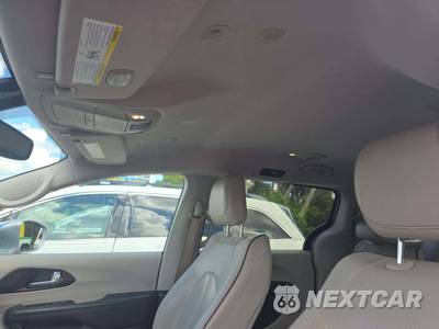 2018 Chrysler Pacifica Limited 121.6" WB - zdjęcie 11 z 25 - miniatura