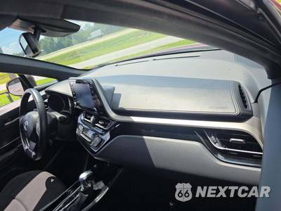 2019 Toyota C-HR XLE - zdjęcie 19 z 25 - miniatura