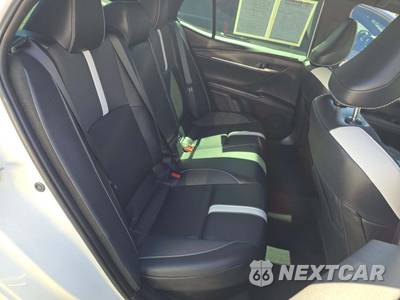 2025 Toyota Camry SE - zdjęcie 13 z 20 - miniatura
