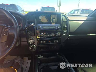 2022 Nissan TITAN XD PRO-4X Crew Cab Medium Bed - zdjęcie 10 z 23 - miniatura