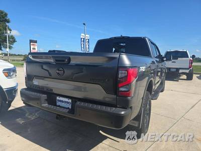 2022 Nissan TITAN XD PRO-4X Crew Cab Medium Bed - zdjęcie 3 z 23 - miniatura
