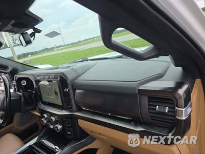 2023 Ford Super Duty F-350 Lariat Crew Cab Long Bed - zdjęcie 19 z 23 - miniatura