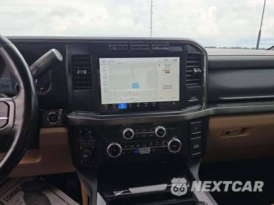 2023 Ford Super Duty F-350 Lariat Crew Cab Long Bed - zdjęcie 10 z 23 - miniatura