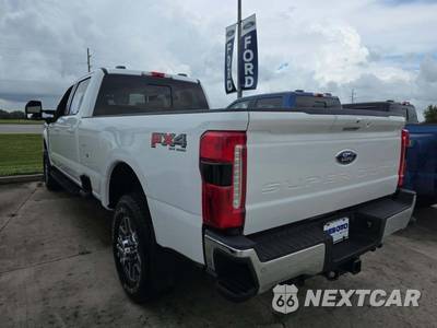 2023 Ford Super Duty F-350 Lariat Crew Cab Long Bed - zdjęcie 2 z 23 - miniatura