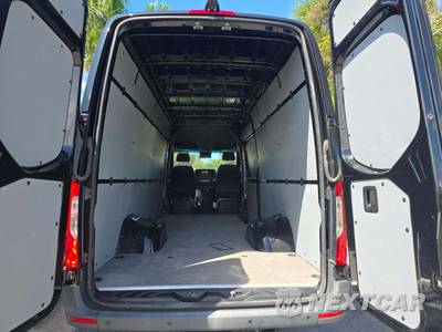 2024 Mercedes-Benz Sprinter 3500 Cargo Van DRW High Roof 170.0" WB - zdjęcie 12 z 22 - miniatura