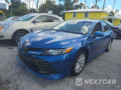 2020 Toyota Camry LE - zdjęcie 1 z 27 - miniatura