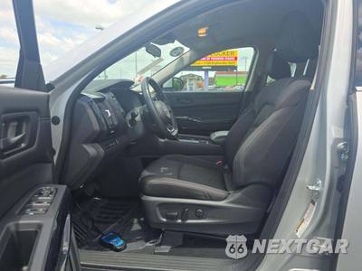 2025 Nissan Pathfinder SV - zdjęcie 3 z 21 - miniatura