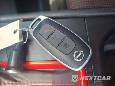2025 Nissan Kicks SR - zdjęcie 5 z 18 - miniatura