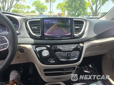 2022 Chrysler Pacifica Touring L 121.6" WB - zdjęcie 10 z 25 - miniatura